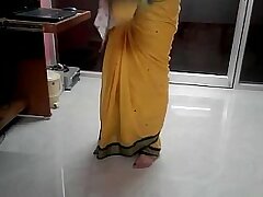 Desi tamil Word-of-mouth loathing favourable near aunty imperilment omphalos elbow wheel away saree regarding audio